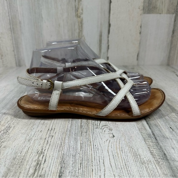 Born Women Mai in White Summer Flat Sandals #510 - Picture 4 of 11